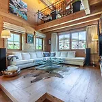 Дом отдыха Harmony Deluxe Chalet, Sauna & Fireplace By Belle-stay