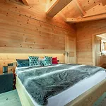 Дом отдыха Harmony Deluxe Chalet, Sauna & Fireplace By Belle-stay