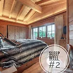 Дом отдыха Harmony Deluxe Chalet, Sauna & Fireplace By Belle-stay