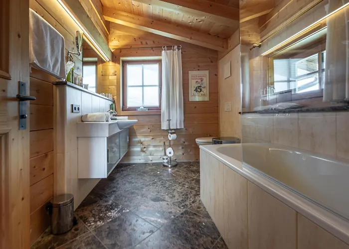Harmony Deluxe Chalet, Sauna & Fireplace By Belle-stay