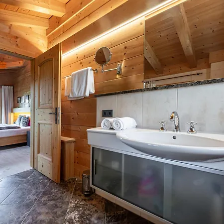 Casa vacanze Harmony Deluxe Chalet, Sauna & Fireplace By Belle-stay