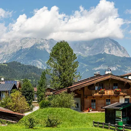 Harmony Deluxe Chalet, Sauna & Fireplace By Belle-stay